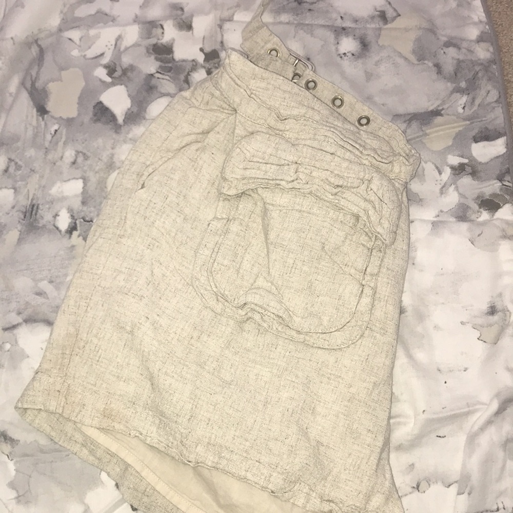 Shinestar Linen Shorts - Picture 2 of 2